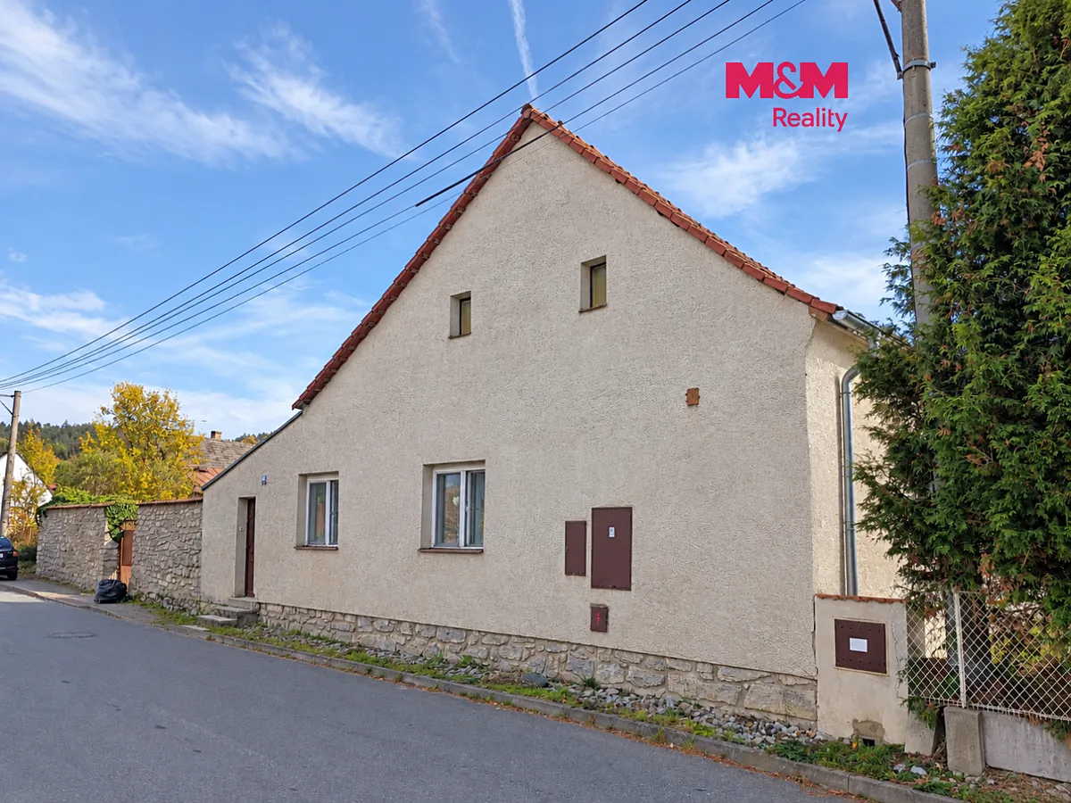 Prodej rodinného domu 110 m², pozemek 6076 m²